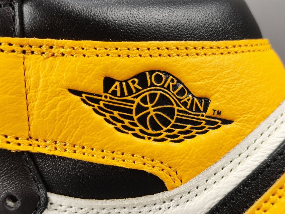 JORDAN 1 RETRO HIGH x TAXI - Phantom Kicks
