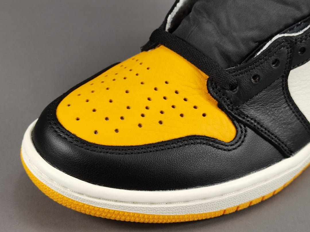 JORDAN 1 RETRO HIGH x TAXI - Phantom Kicks