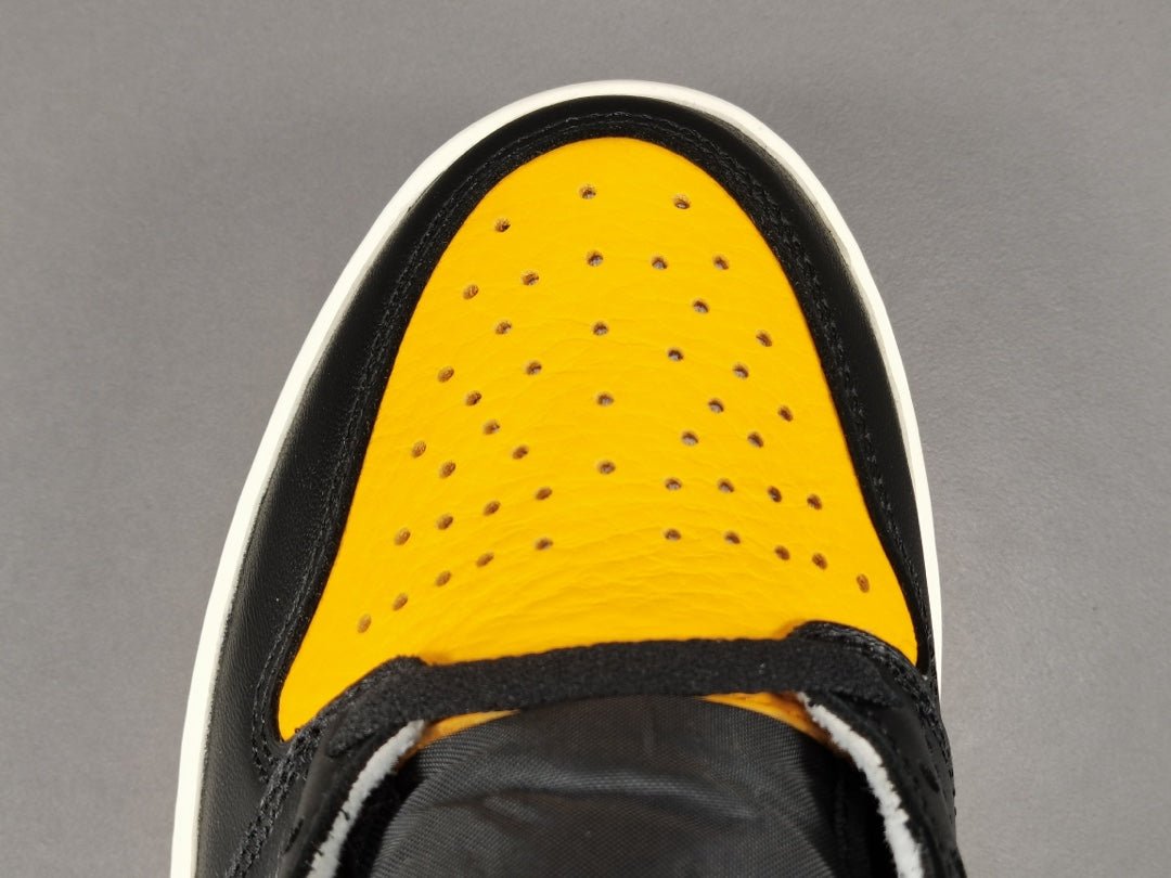 JORDAN 1 RETRO HIGH x TAXI - Phantom Kicks