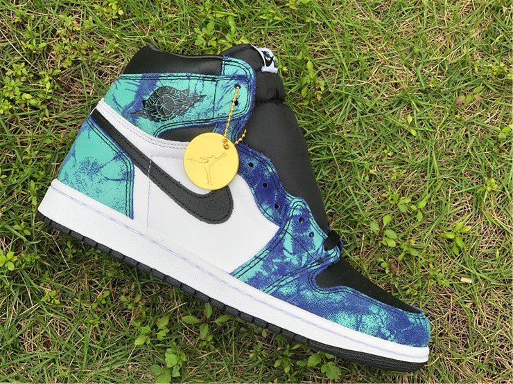JORDAN 1 RETRO HIGH x TIE DYE - Phantom Kicks
