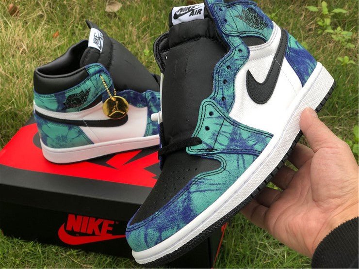 JORDAN 1 RETRO HIGH x TIE DYE - Phantom Kicks