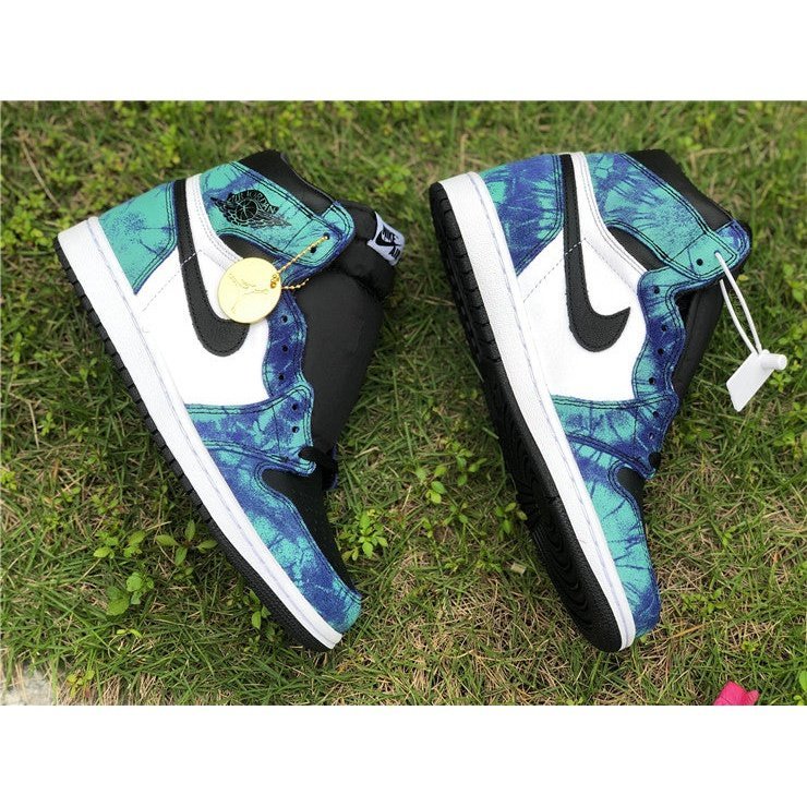 JORDAN 1 RETRO HIGH x TIE DYE - Phantom Kicks