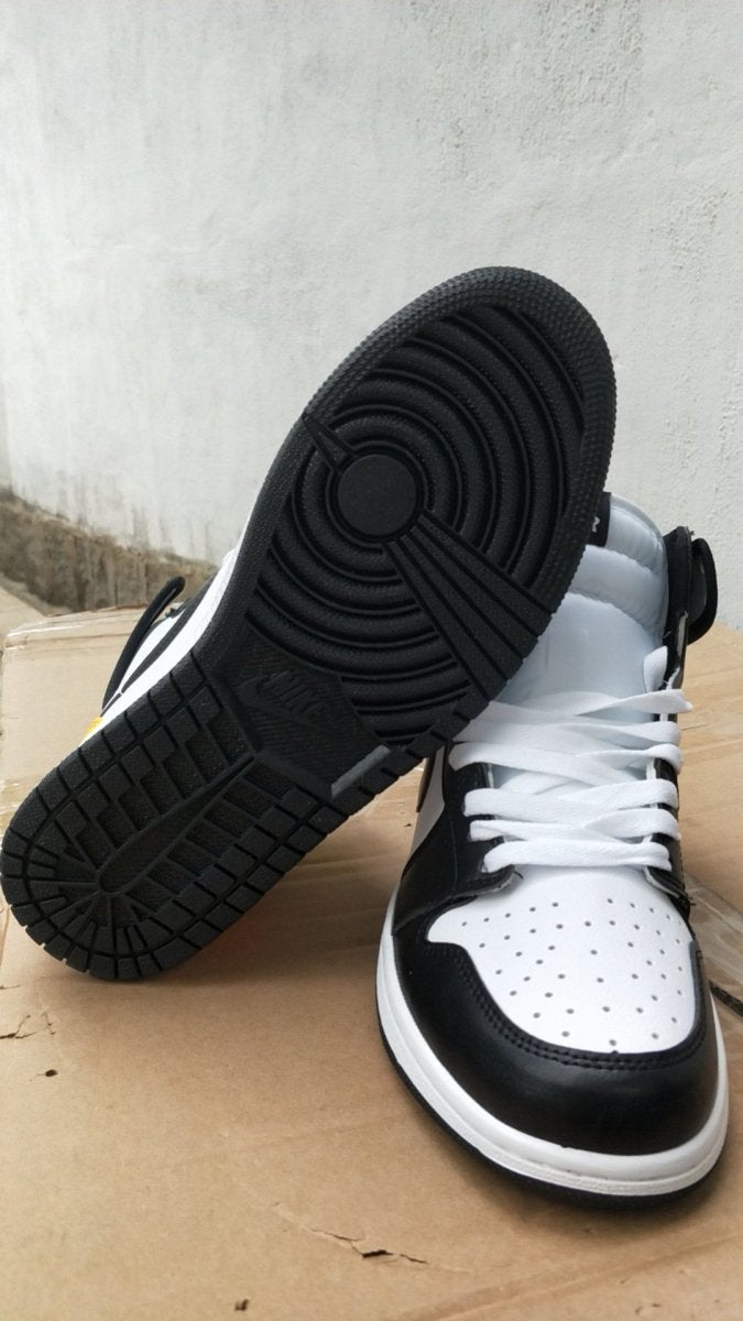 JORDAN 1 RETRO HIGH x WHITE BLACK VOLT UNIVERSITY GOLD - Phantom Kicks
