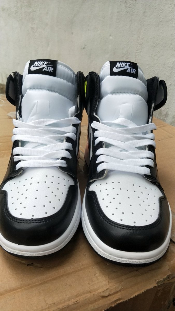 JORDAN 1 RETRO HIGH x WHITE BLACK VOLT UNIVERSITY GOLD - Phantom Kicks
