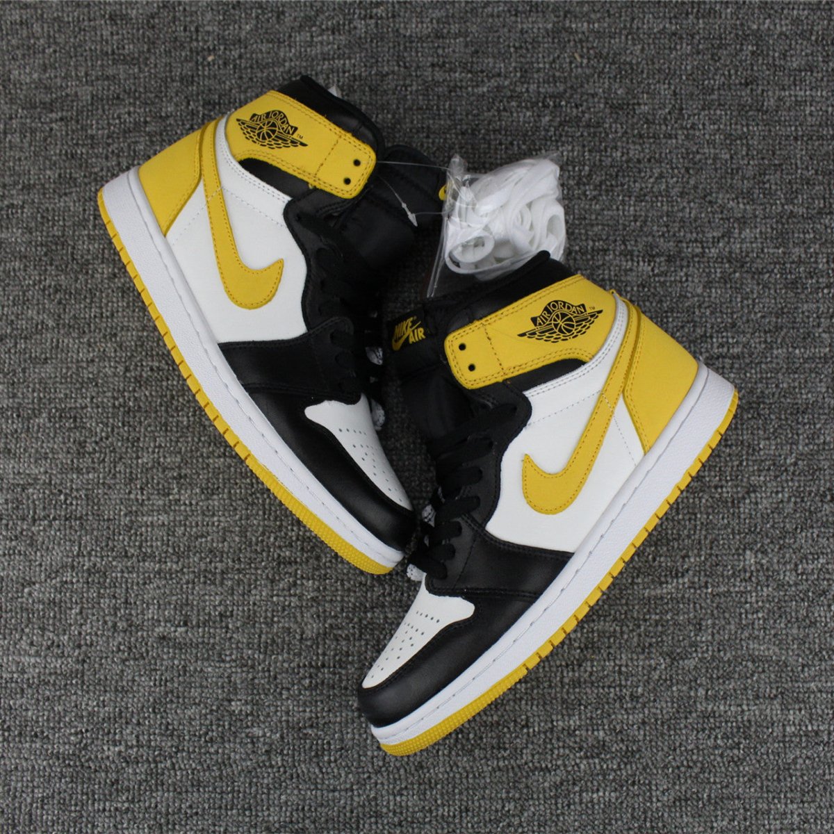 JORDAN 1 RETRO HIGH x YELLOW OCHRE - Phantom Kicks