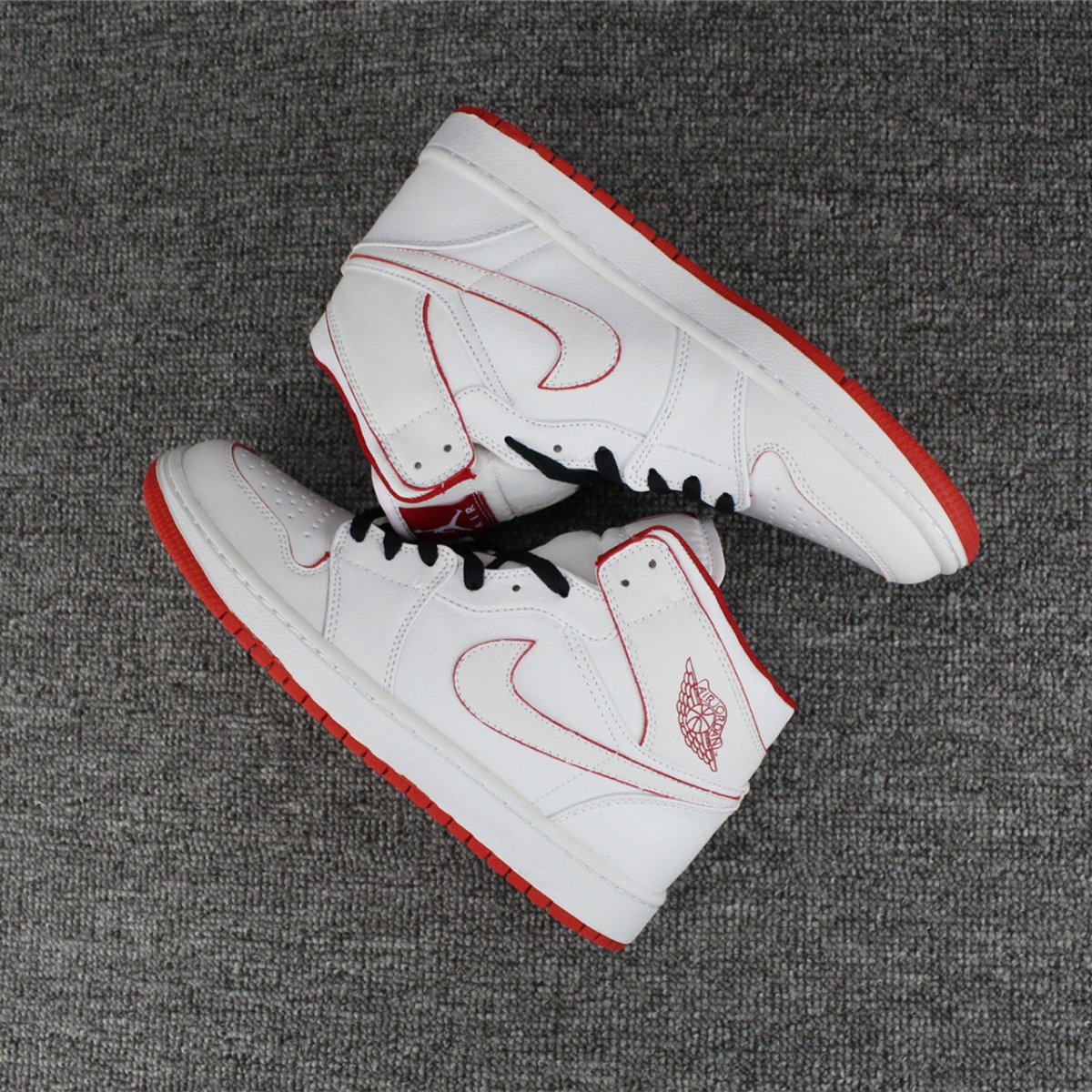 JORDAN 1 RETRO MID x WHITE GYM RED BLACK - Phantom Kicks