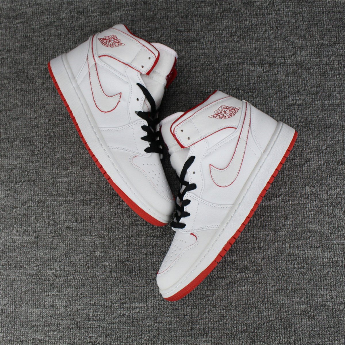 JORDAN 1 RETRO MID x WHITE GYM RED BLACK - Phantom Kicks