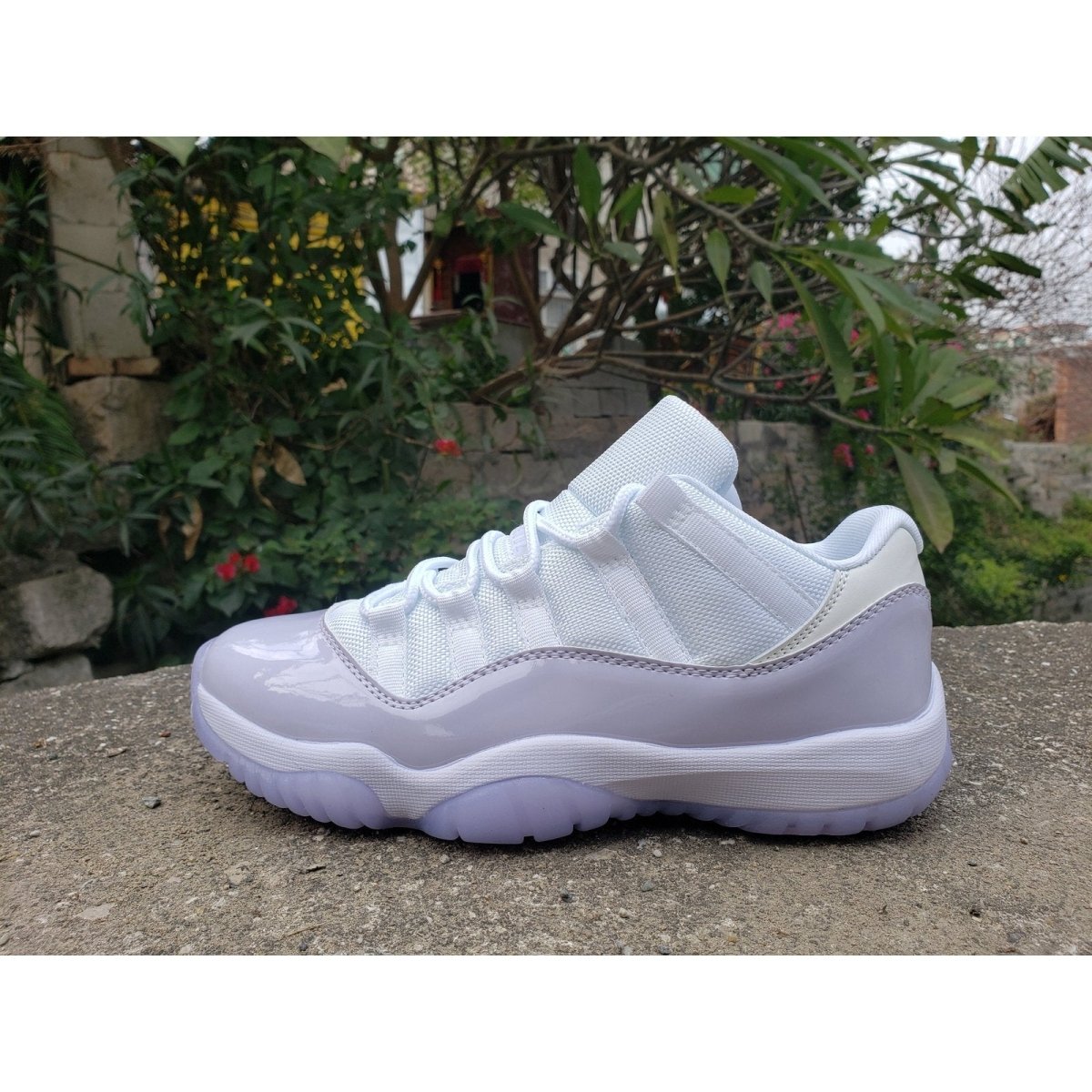 JORDAN 11 RETRO LOW x PURE VIOLET - Phantom Kicks