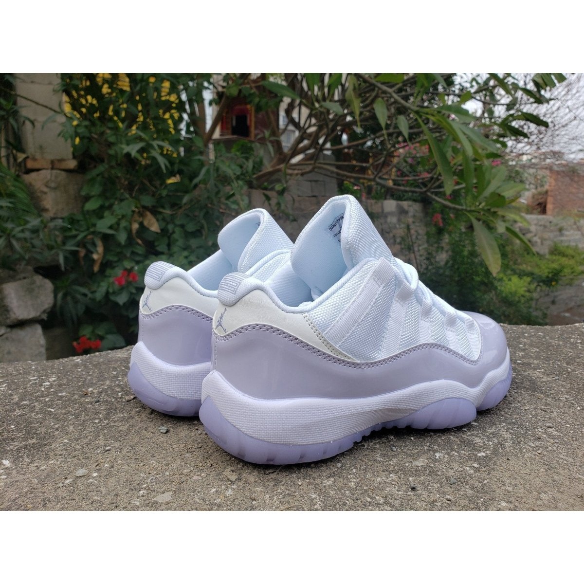 JORDAN 11 RETRO LOW x PURE VIOLET - Phantom Kicks