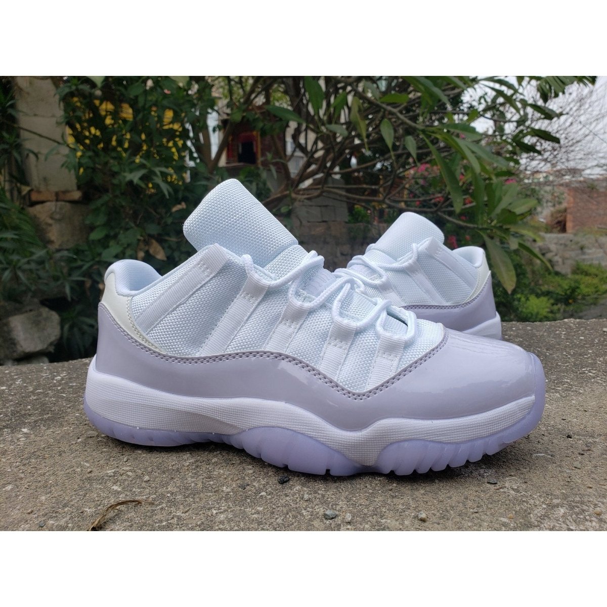 JORDAN 11 RETRO LOW x PURE VIOLET - Phantom Kicks