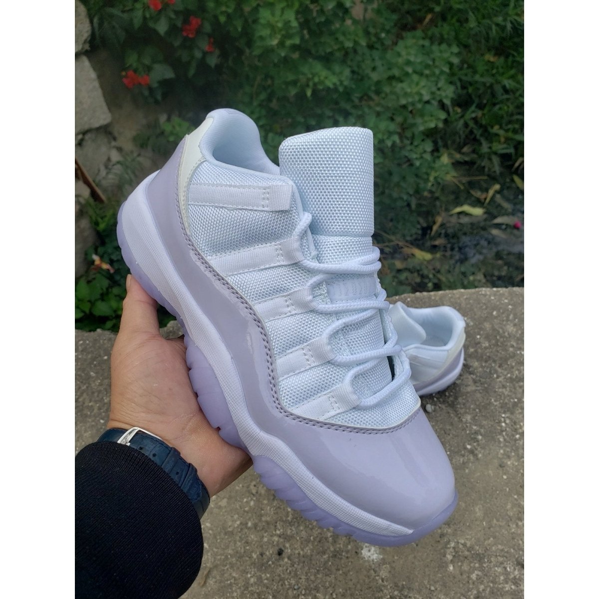 JORDAN 11 RETRO LOW x PURE VIOLET - Phantom Kicks
