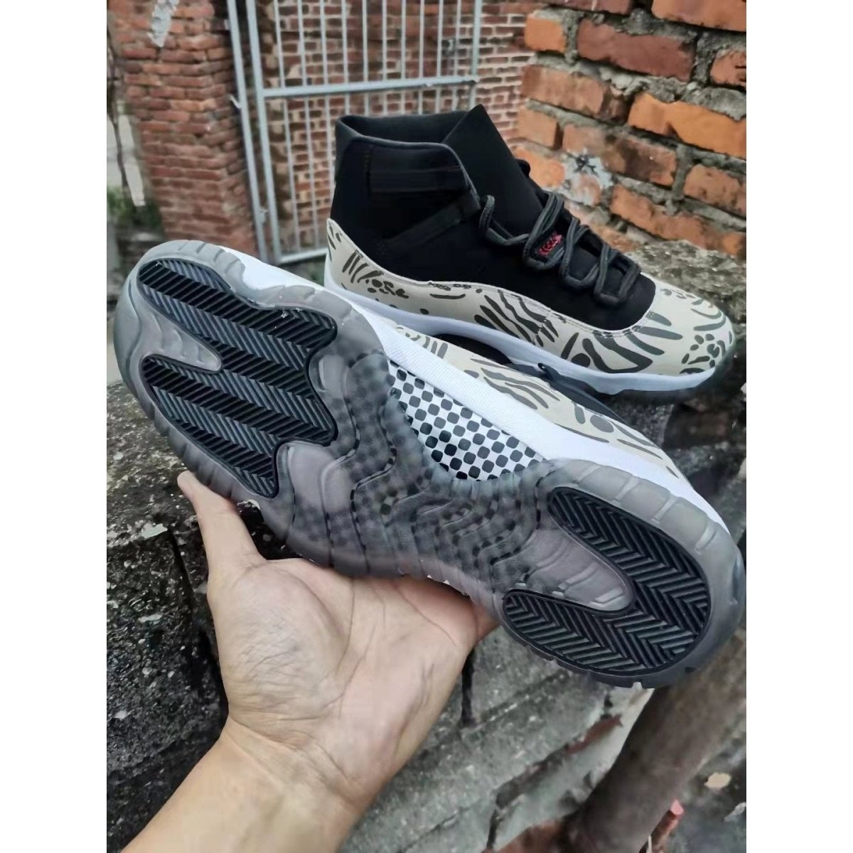 JORDAN 11 RETRO x ANIMAL INSTINCT - Phantom Kicks