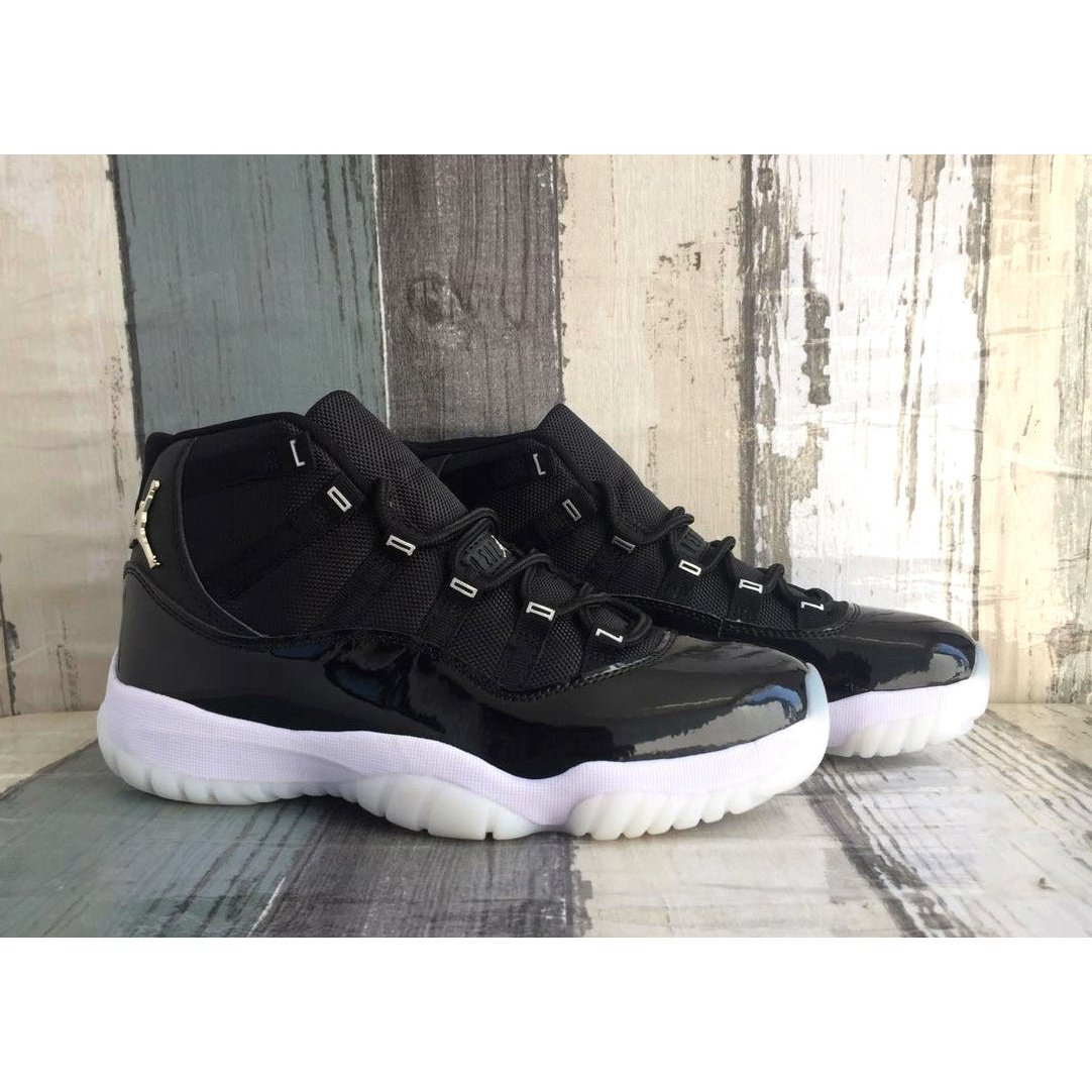 JORDAN 11 RETRO x JUBILEE - Phantom Kicks