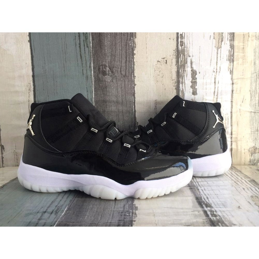JORDAN 11 RETRO x JUBILEE - Phantom Kicks