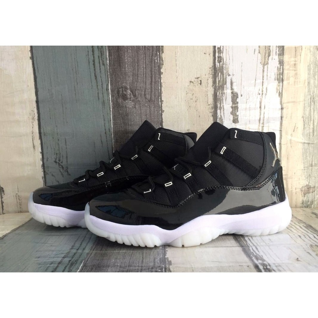 JORDAN 11 RETRO x JUBILEE - Phantom Kicks