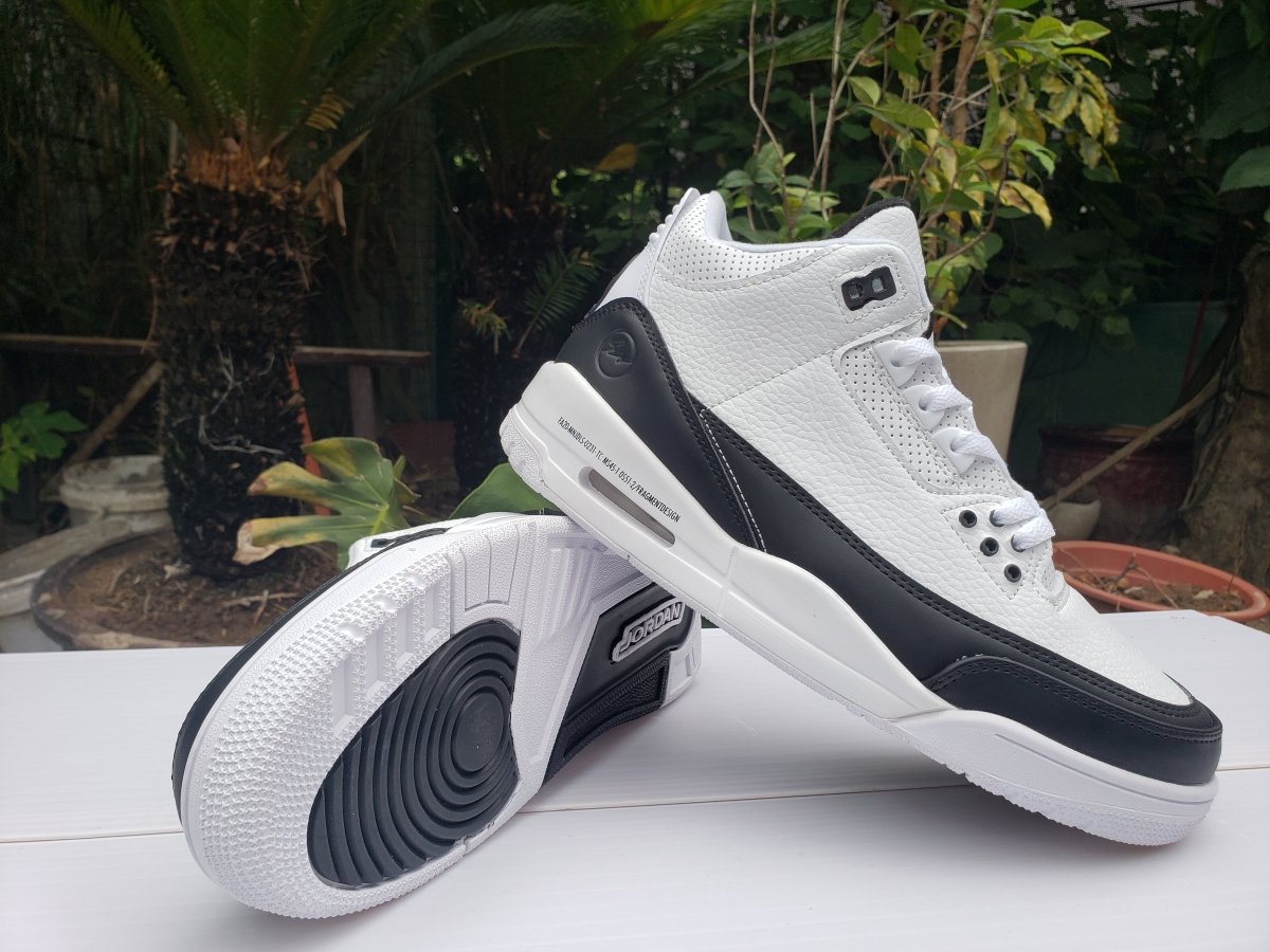 JORDAN 3 RETRO x FRAGMENT - Phantom Kicks