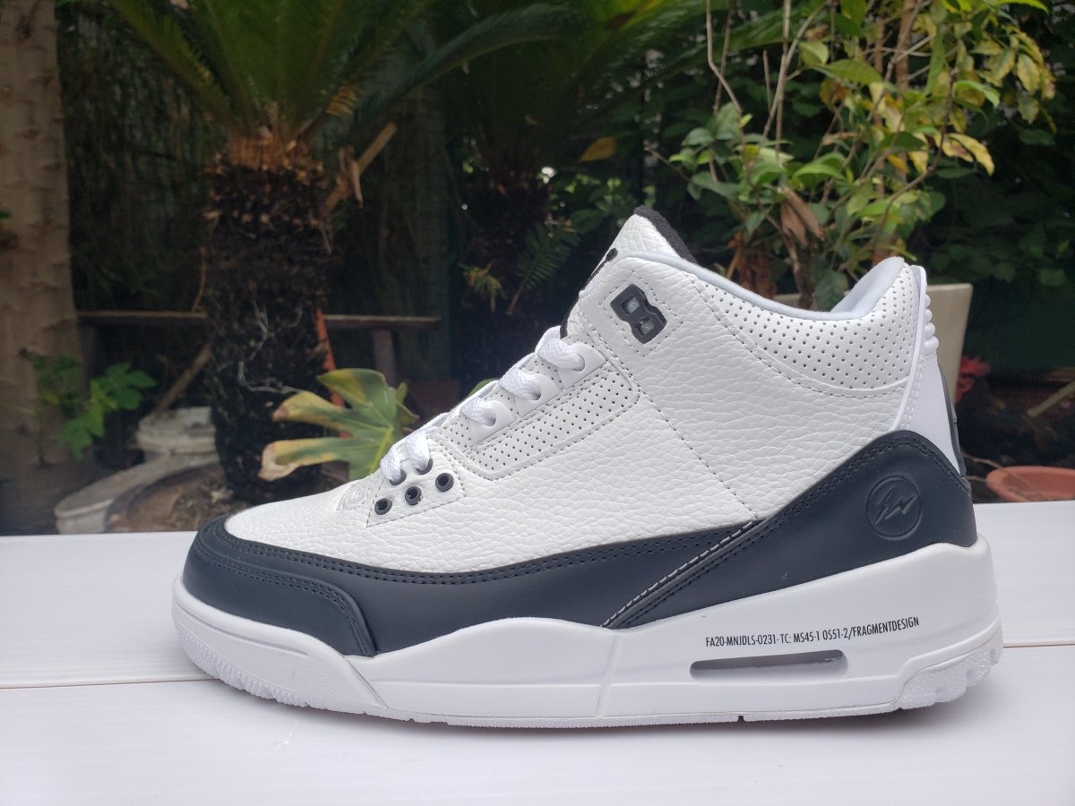 JORDAN 3 RETRO x FRAGMENT - Phantom Kicks