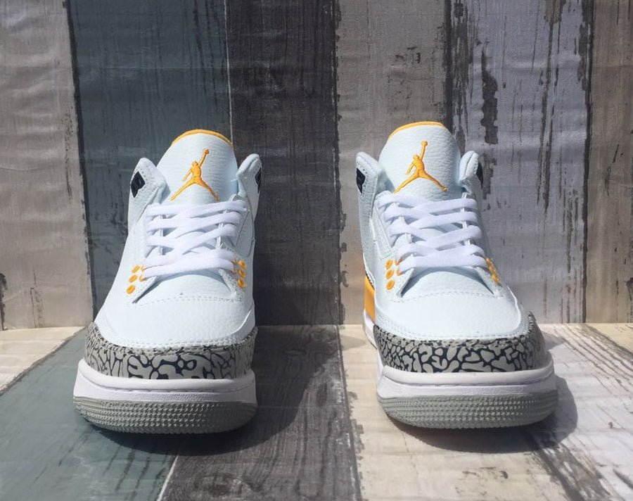 JORDAN 3 RETRO x LASER ORANGE - Phantom Kicks