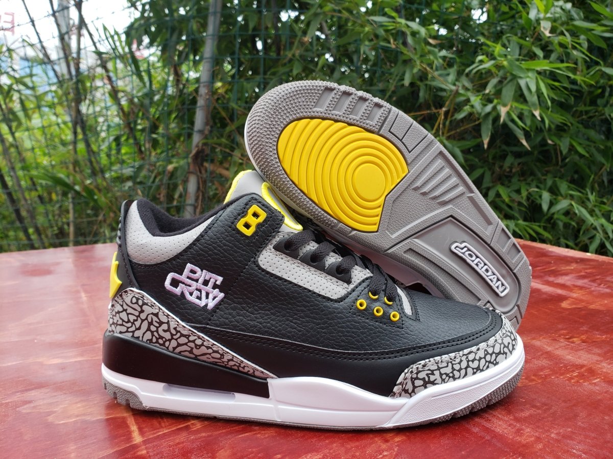 JORDAN 3 RETRO x OREGON DUCKS PIT CREW - Phantom Kicks