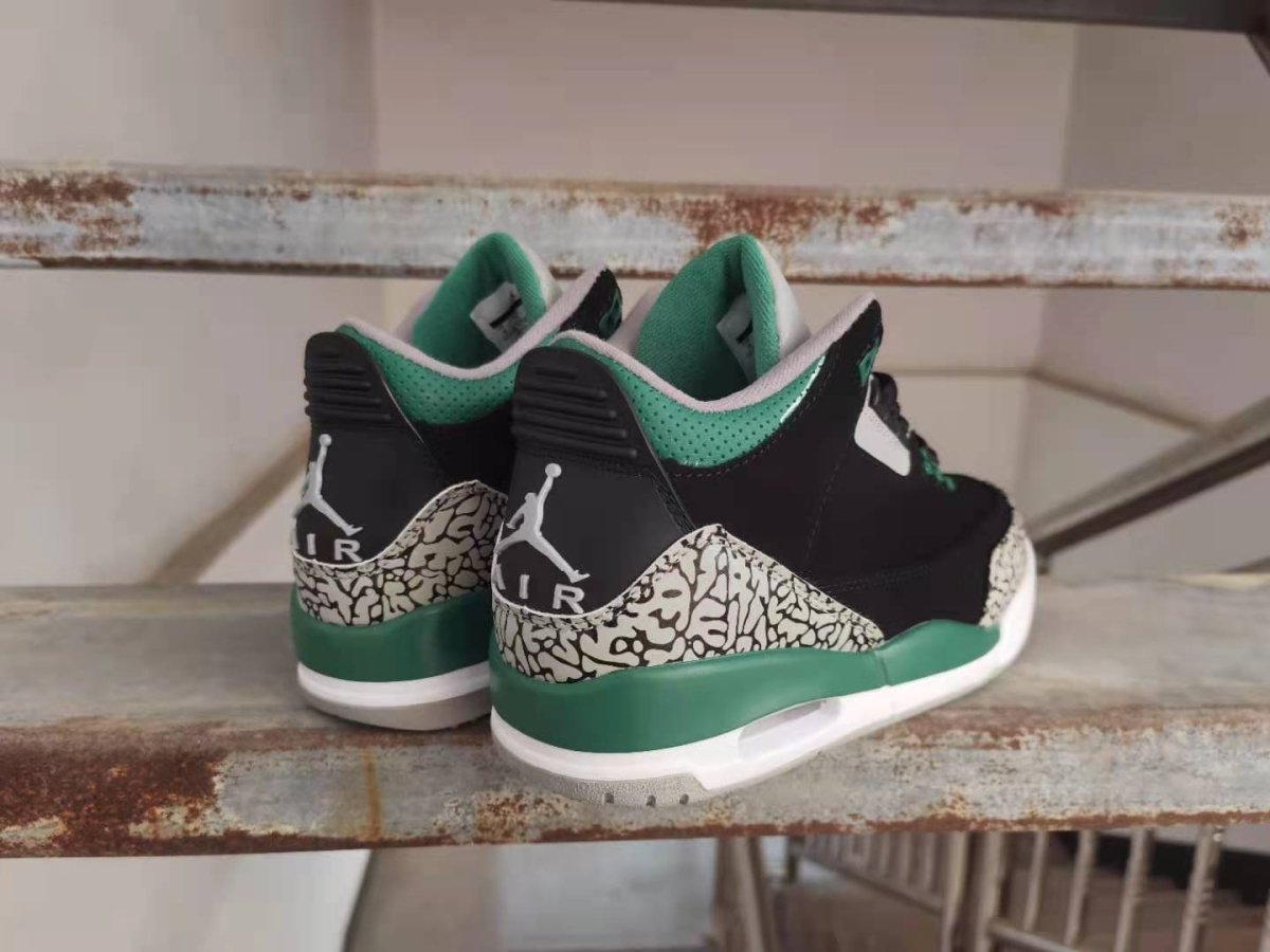 JORDAN 3 RETRO x PINE GREEN - Phantom Kicks