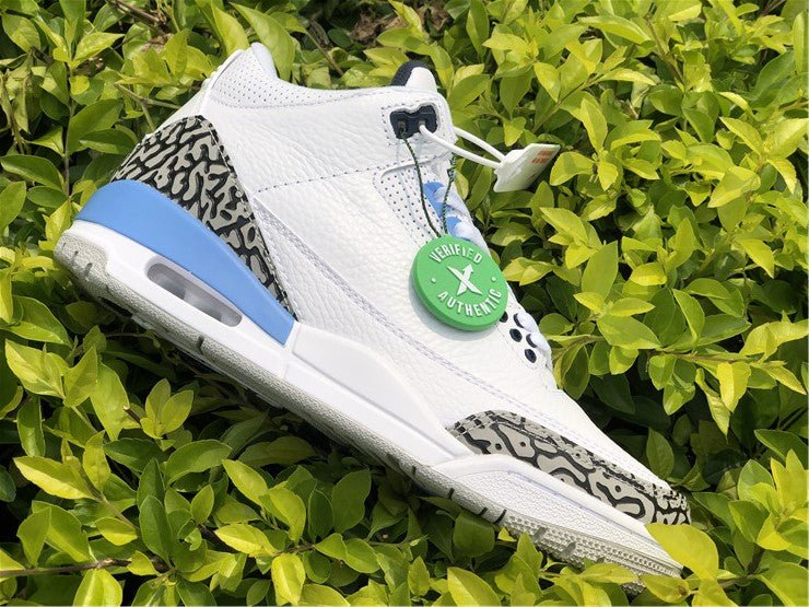 JORDAN 3 RETRO x UNC - Phantom Kicks