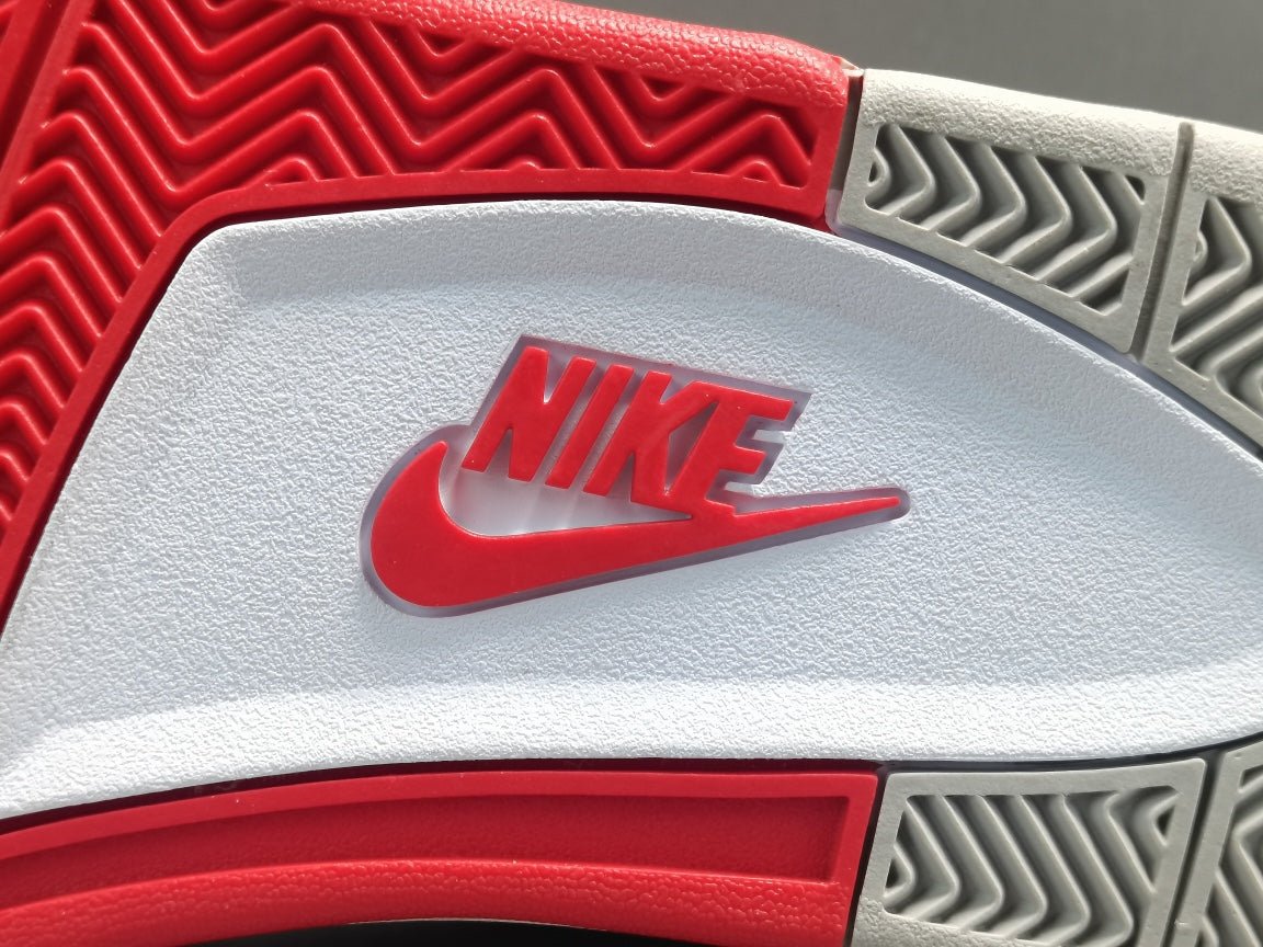 JORDAN 4 x FIRE RED - Phantom Kicks