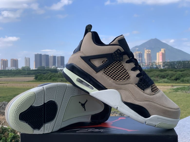 JORDAN 4 x FOSSIL - Phantom Kicks