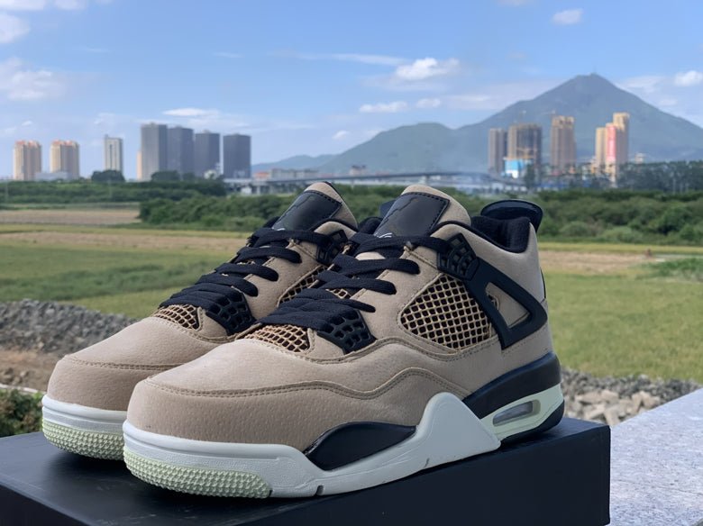 JORDAN 4 x FOSSIL - Phantom Kicks