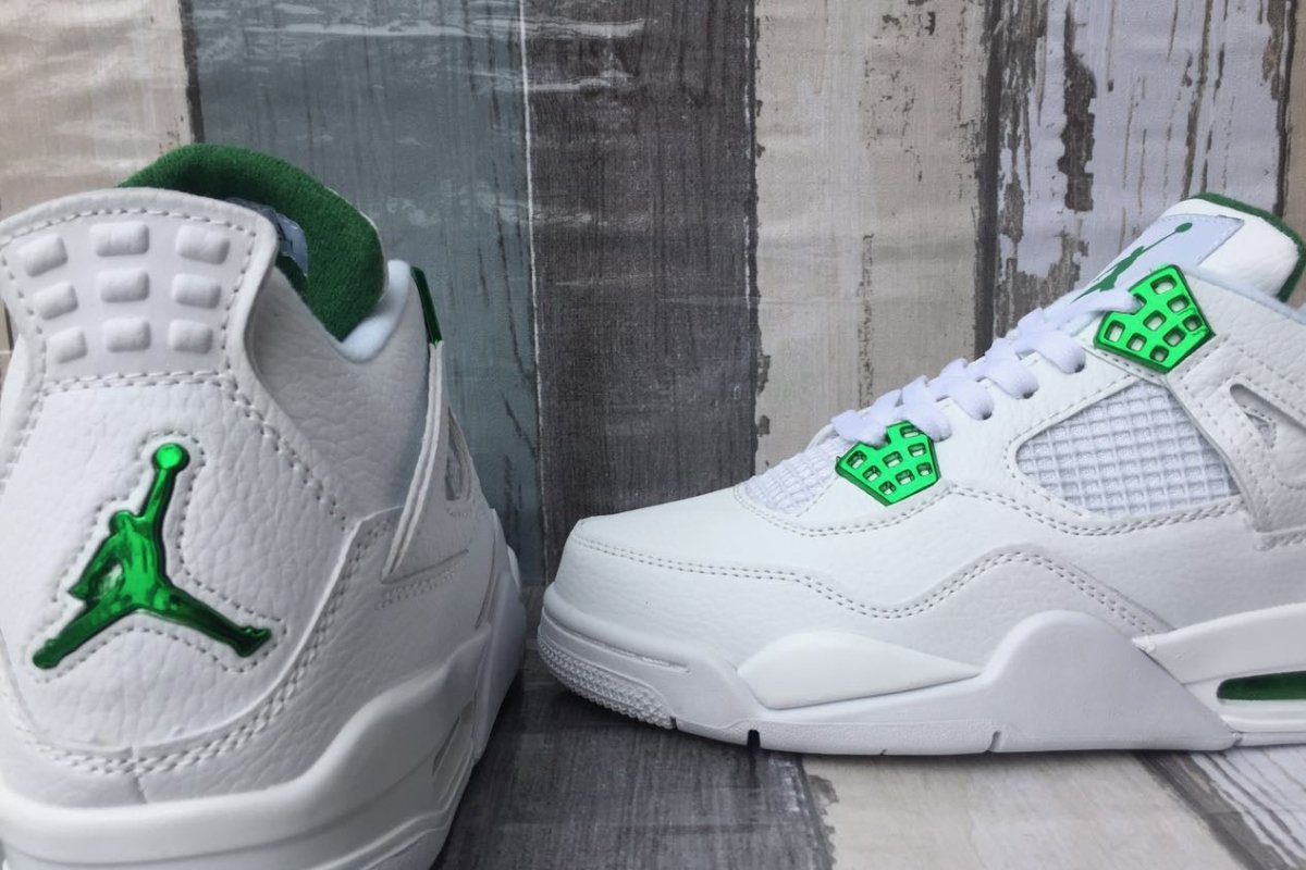 JORDAN 4 x METALLIC GREEN - Phantom Kicks