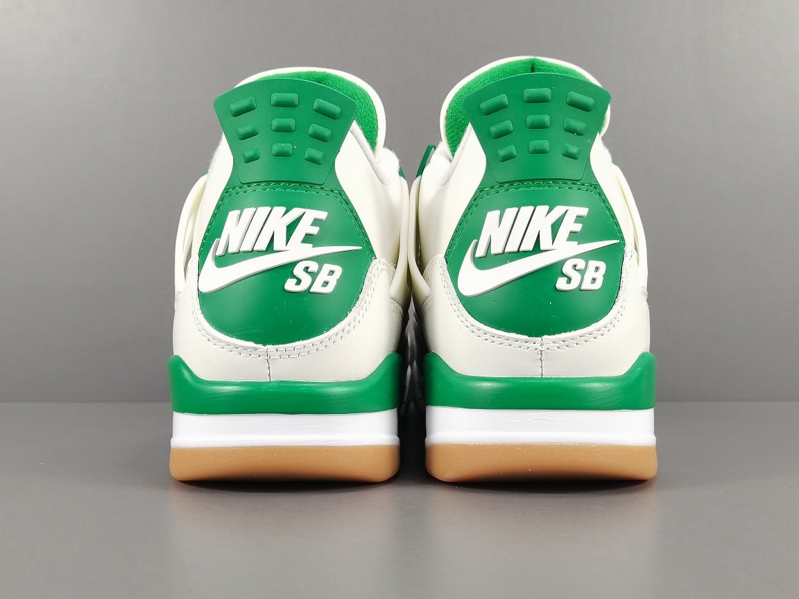 JORDAN 4 x PINE GREEN - Phantom Kicks