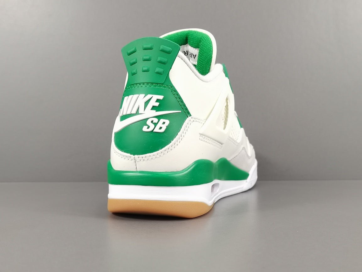 JORDAN 4 x PINE GREEN - Phantom Kicks