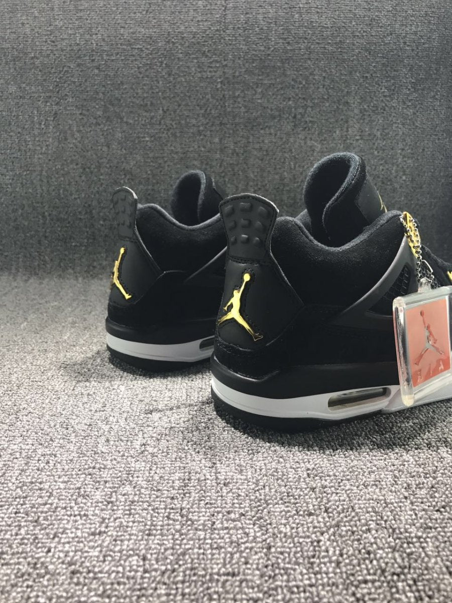 JORDAN 4 x ROYALTY - Phantom Kicks