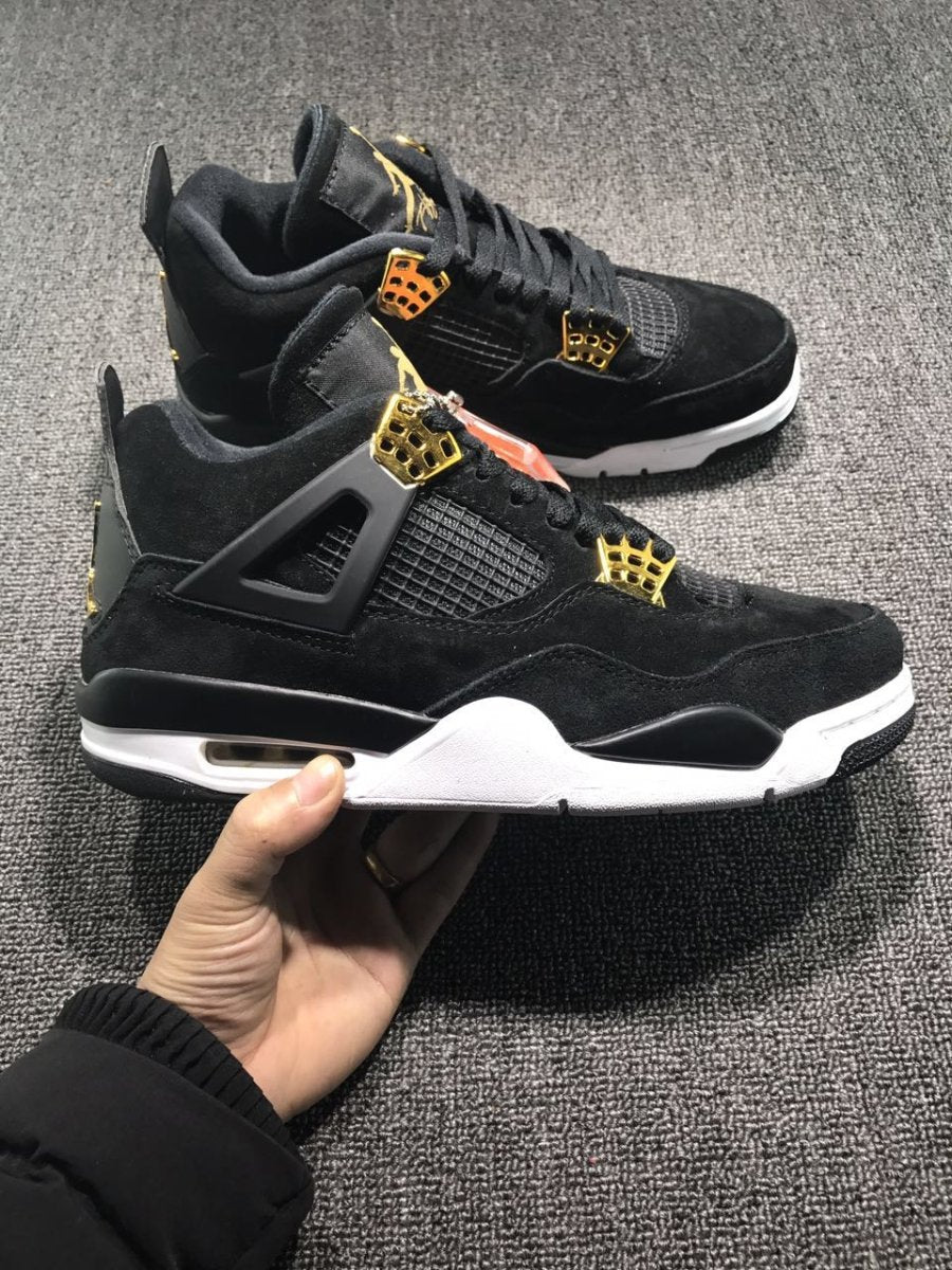 JORDAN 4 x ROYALTY - Phantom Kicks