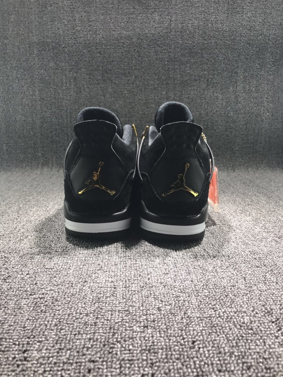 JORDAN 4 x ROYALTY - Phantom Kicks