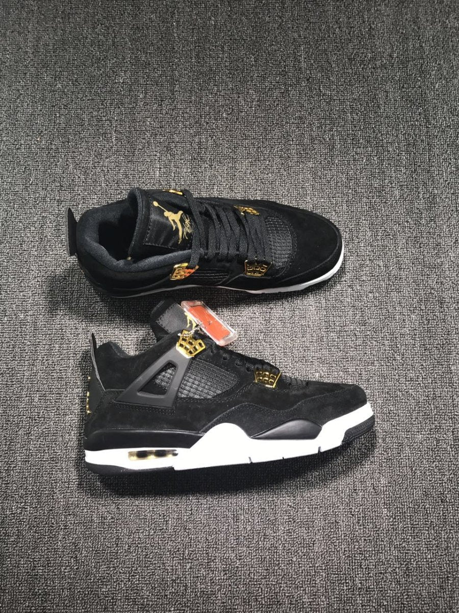 JORDAN 4 x ROYALTY - Phantom Kicks