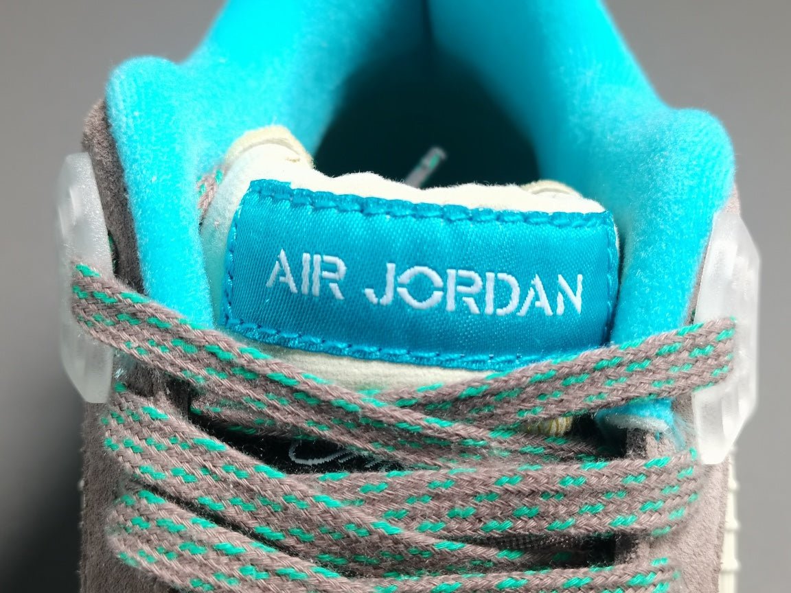 JORDAN 4 x SP 30TH ANNIVERSARY UNION TAUPE HAZE - Phantom Kicks