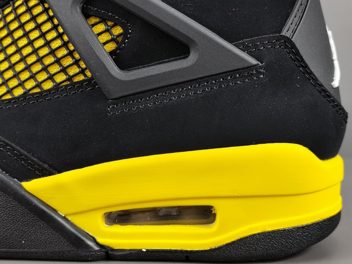 JORDAN 4 x THUNDER - Phantom Kicks