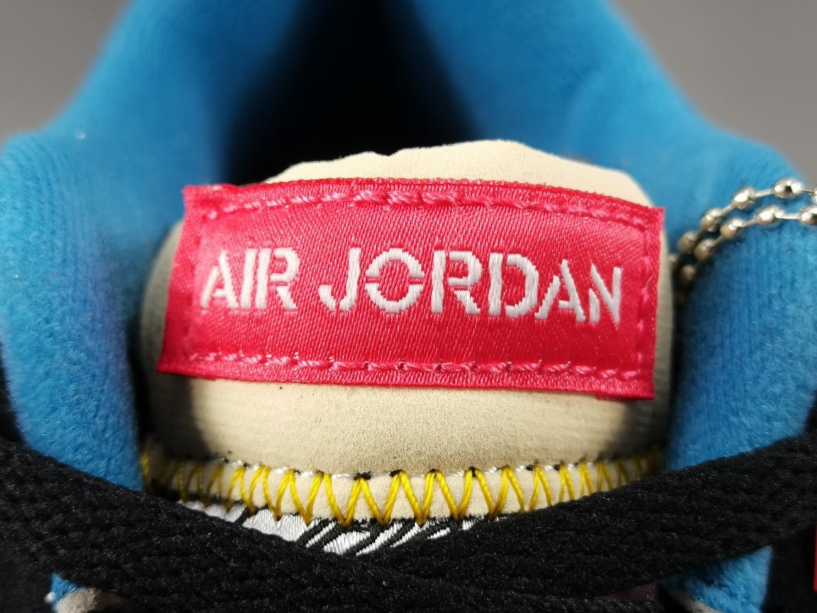 JORDAN 4 x UNION OFF NOIR - Phantom Kicks