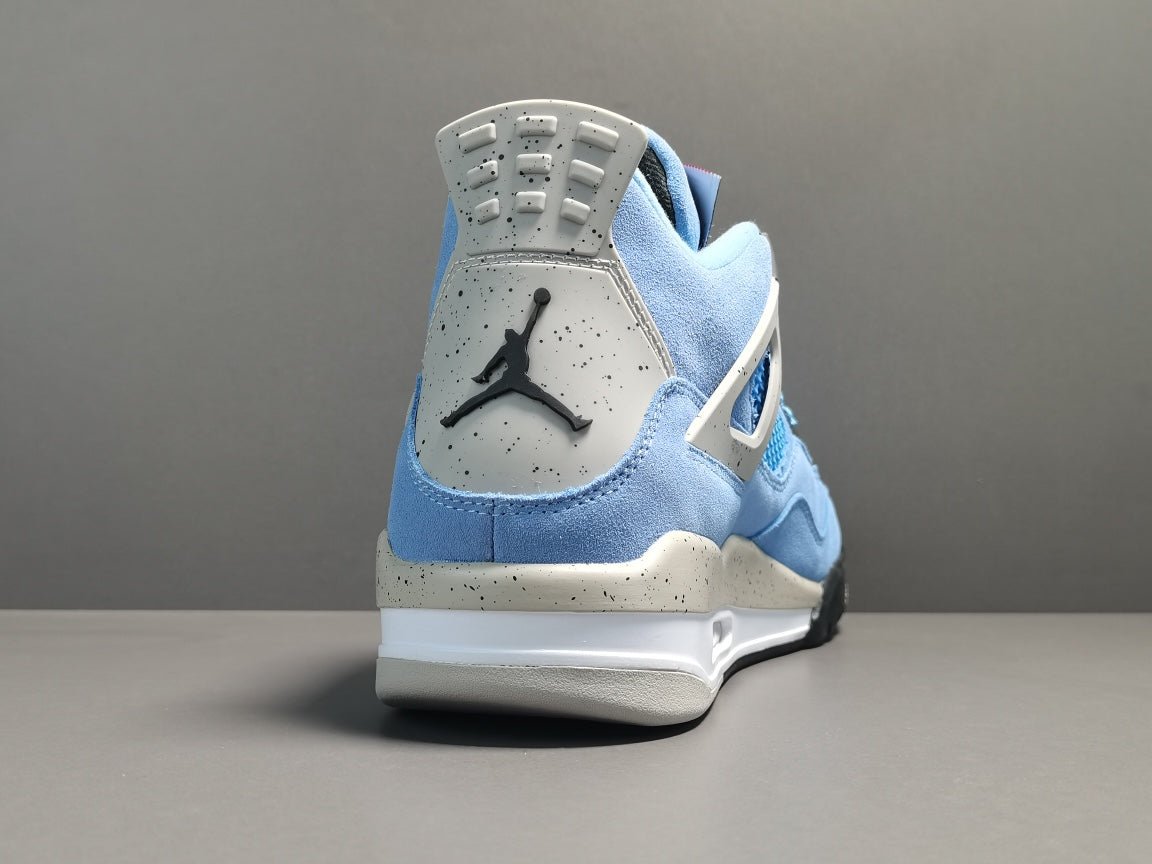 JORDAN 4 x UNIVERSITY BLUE - Phantom Kicks