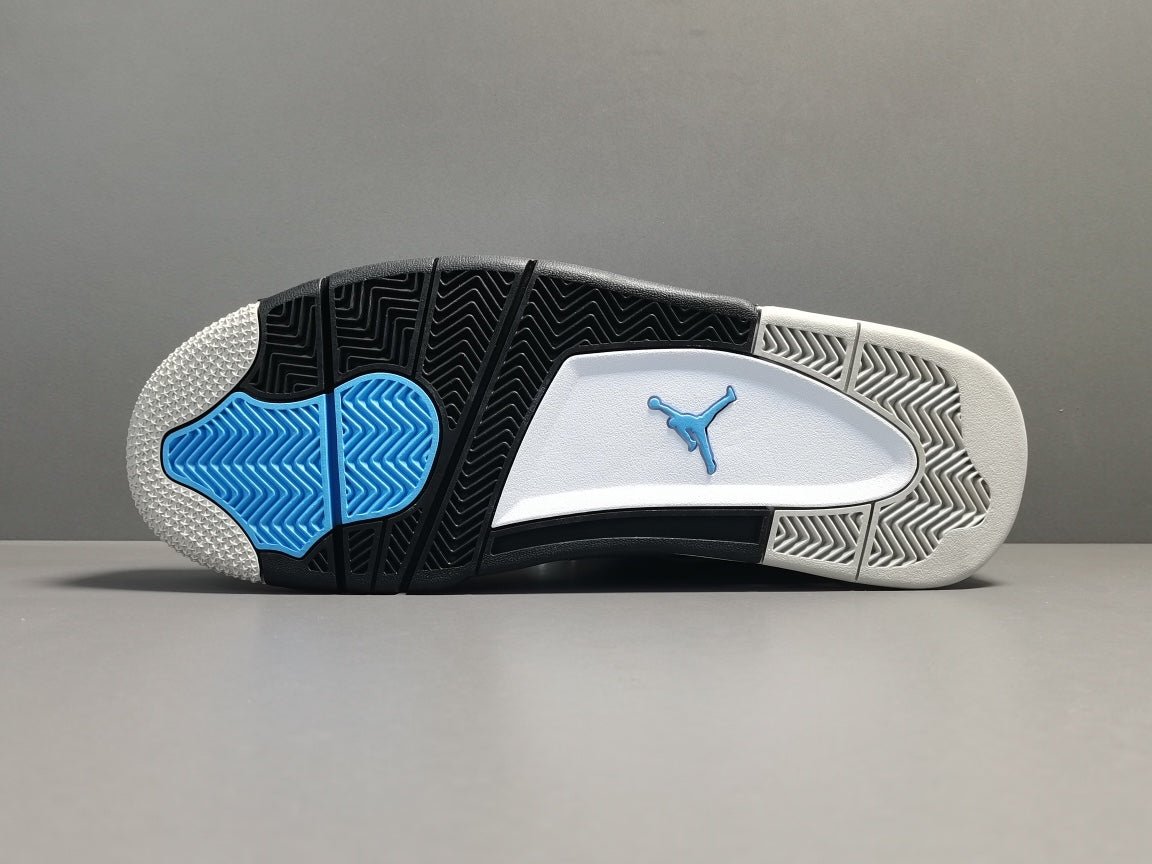 JORDAN 4 x UNIVERSITY BLUE - Phantom Kicks