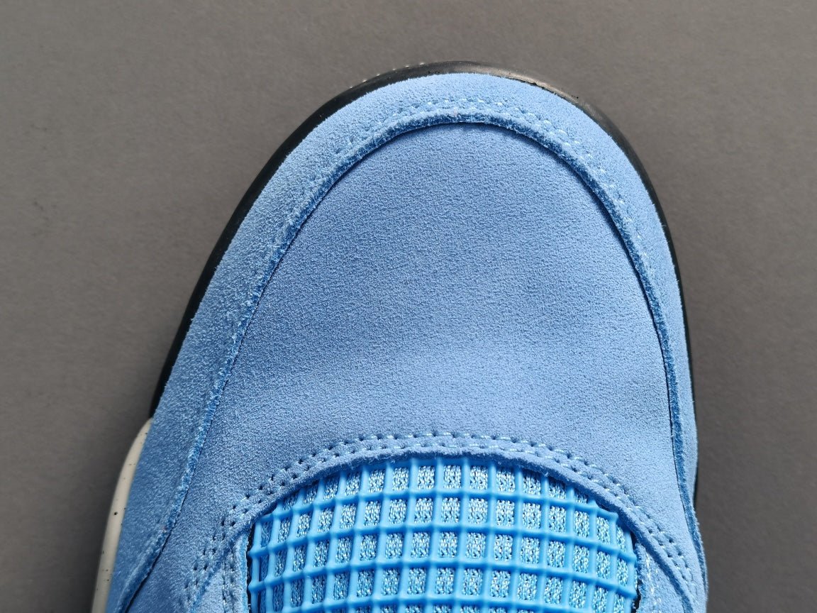 JORDAN 4 x UNIVERSITY BLUE - Phantom Kicks