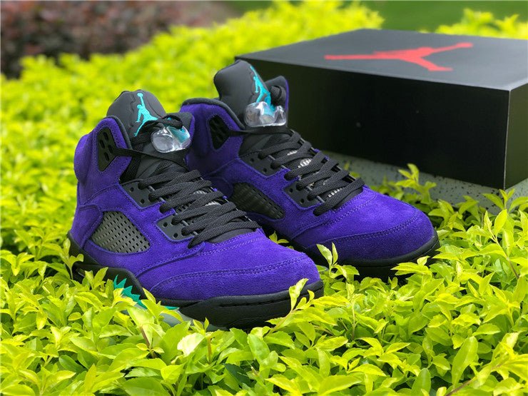 JORDAN 5 RETRO x ALTERNATE GRAPE - Phantom Kicks