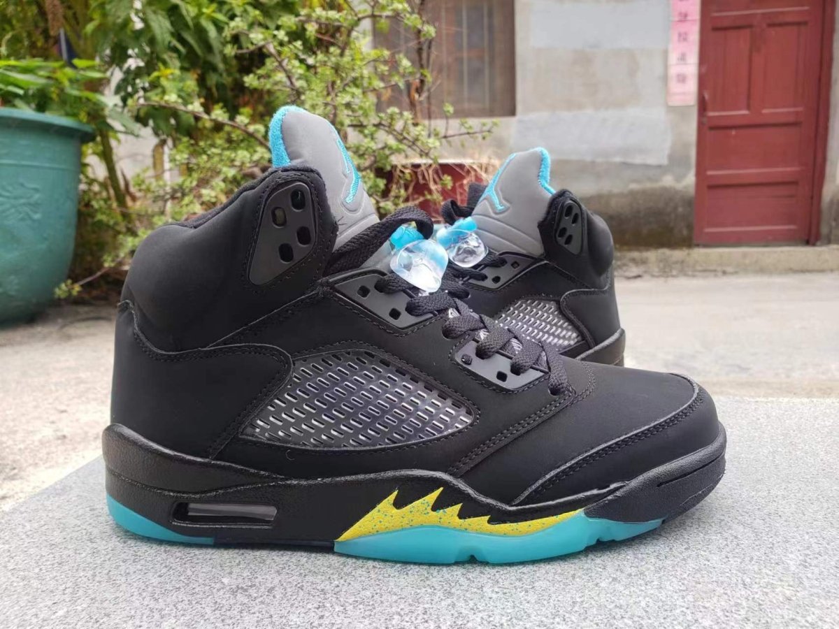 JORDAN 5 RETRO x AQUA - Phantom Kicks