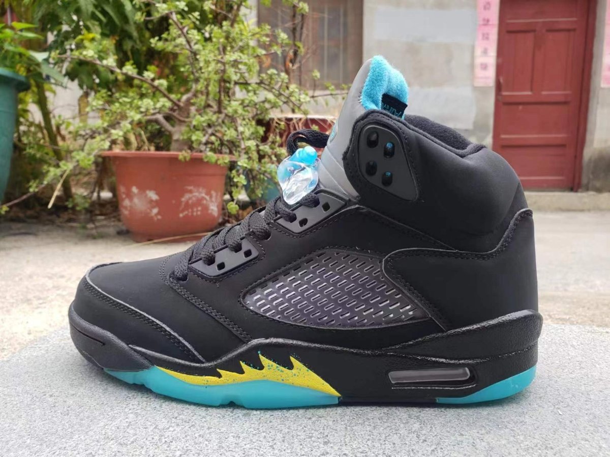 JORDAN 5 RETRO x AQUA - Phantom Kicks