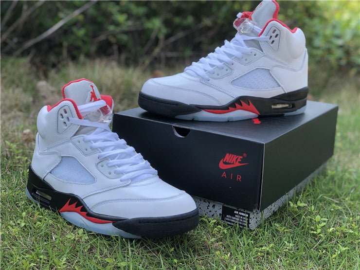 JORDAN 5 RETRO x FIRE RED SILVER TONGUE - Phantom Kicks
