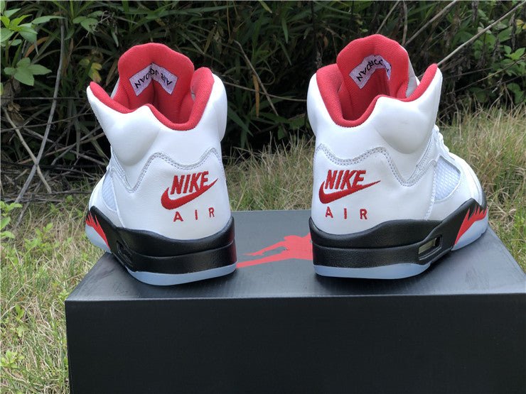 JORDAN 5 RETRO x FIRE RED SILVER TONGUE - Phantom Kicks