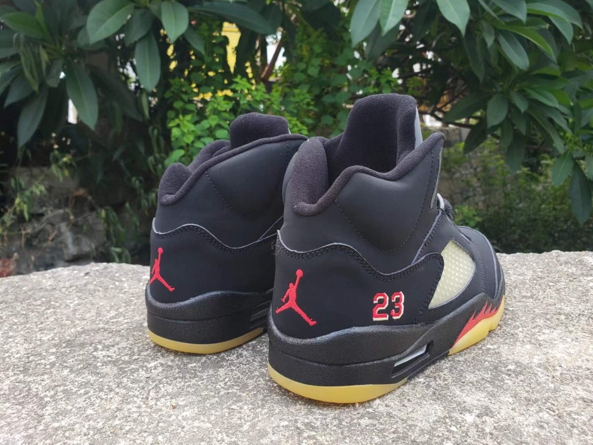 JORDAN 5 RETRO x GORE-TEX OFF-NOIR - Phantom Kicks