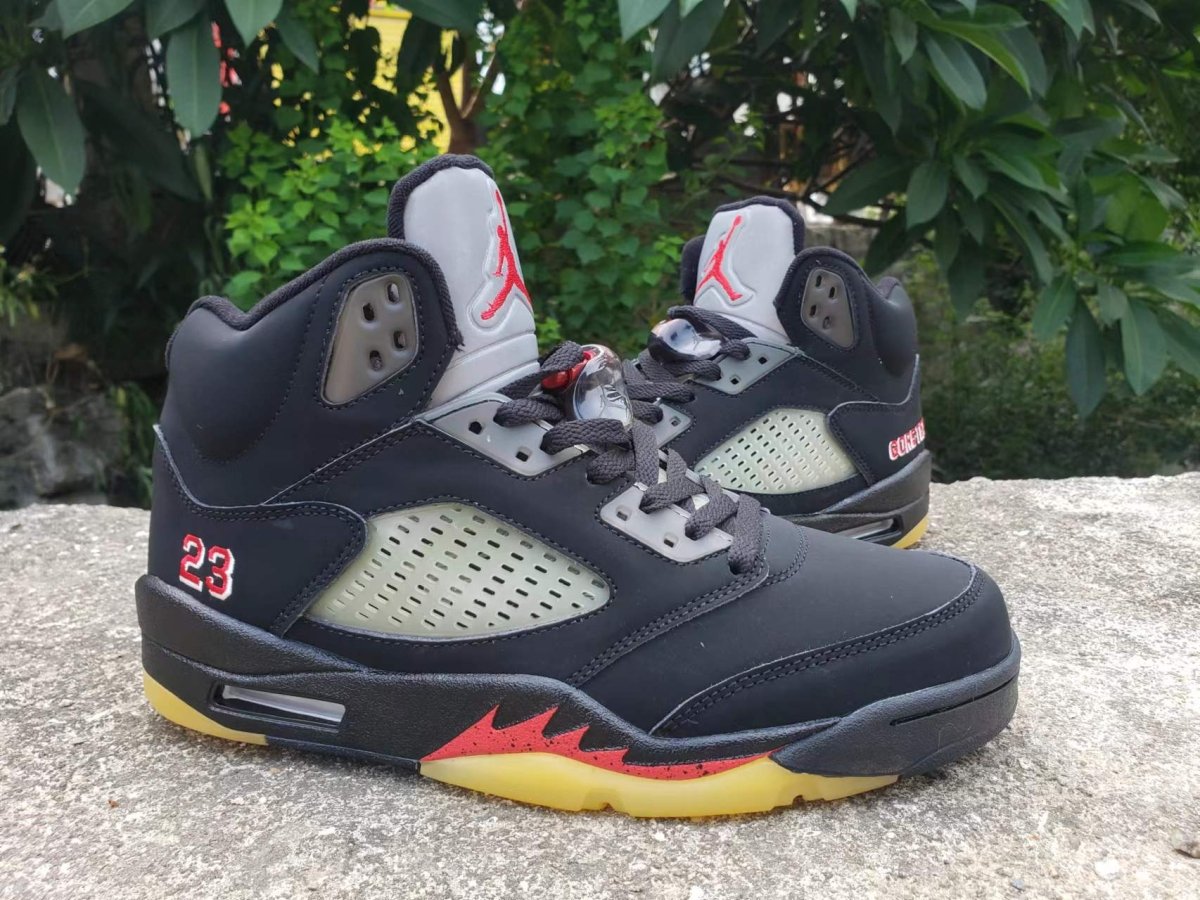 JORDAN 5 RETRO x GORE-TEX OFF-NOIR - Phantom Kicks