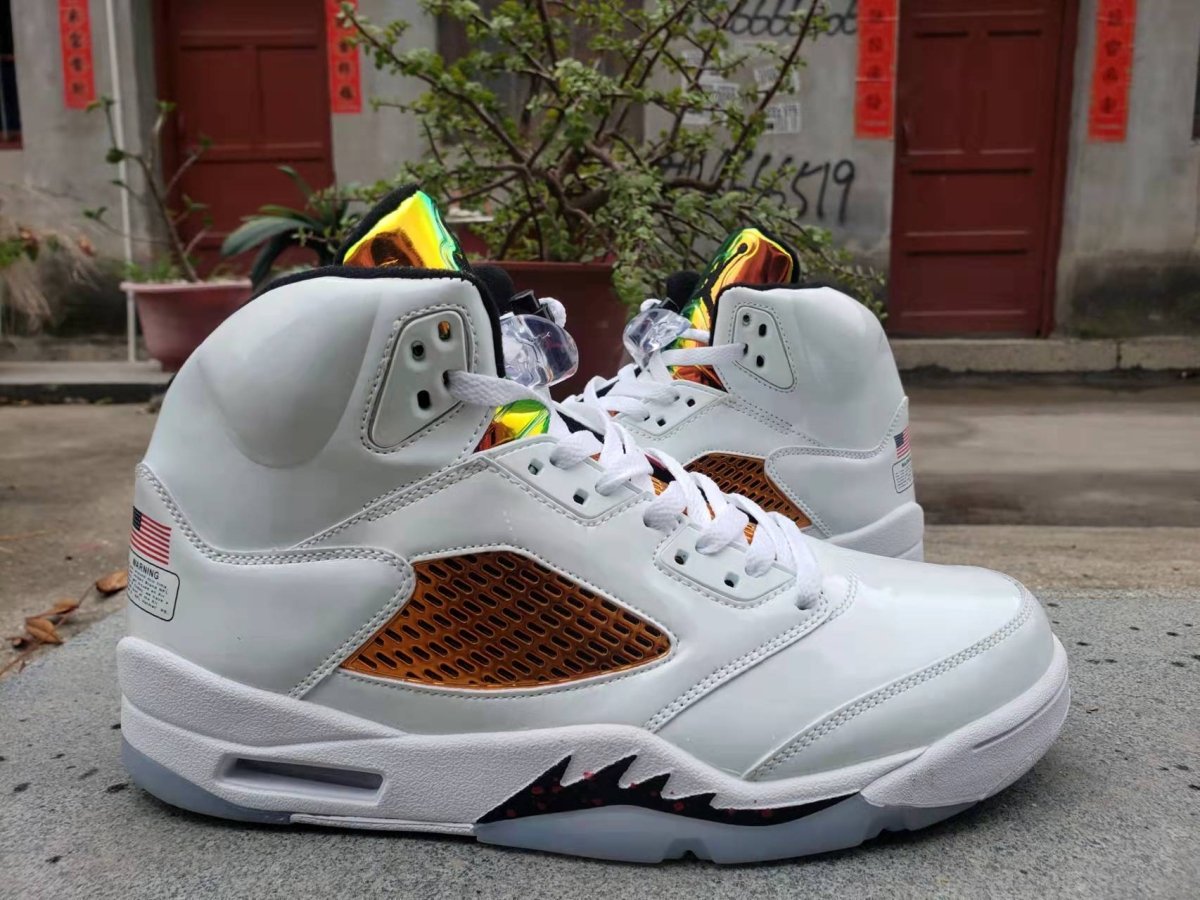 JORDAN 5 RETRO x NFL HELMET - Phantom Kicks
