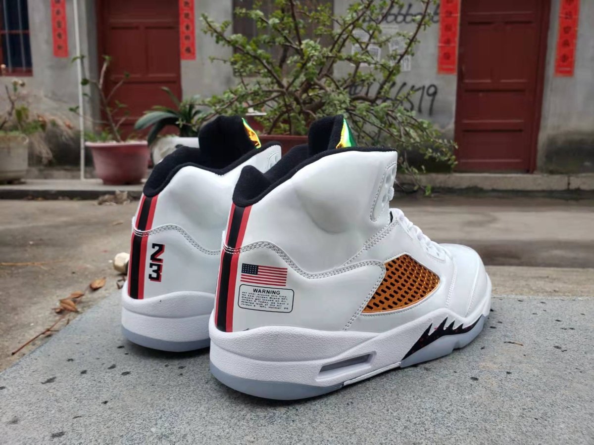 JORDAN 5 RETRO x NFL HELMET - Phantom Kicks